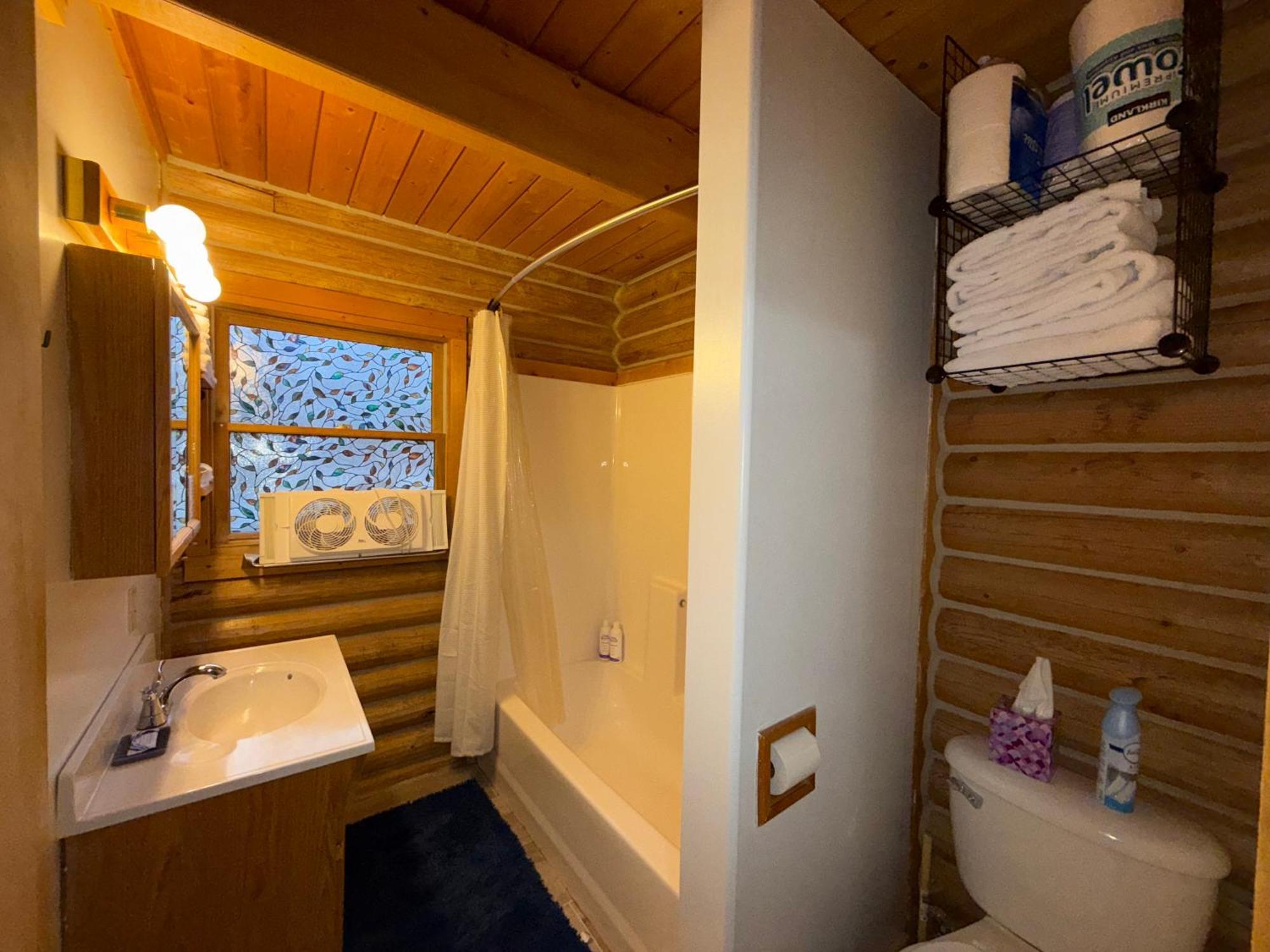 Talkeetna Log Cabin With Hot Tub Unit 2 Εξωτερικό φωτογραφία